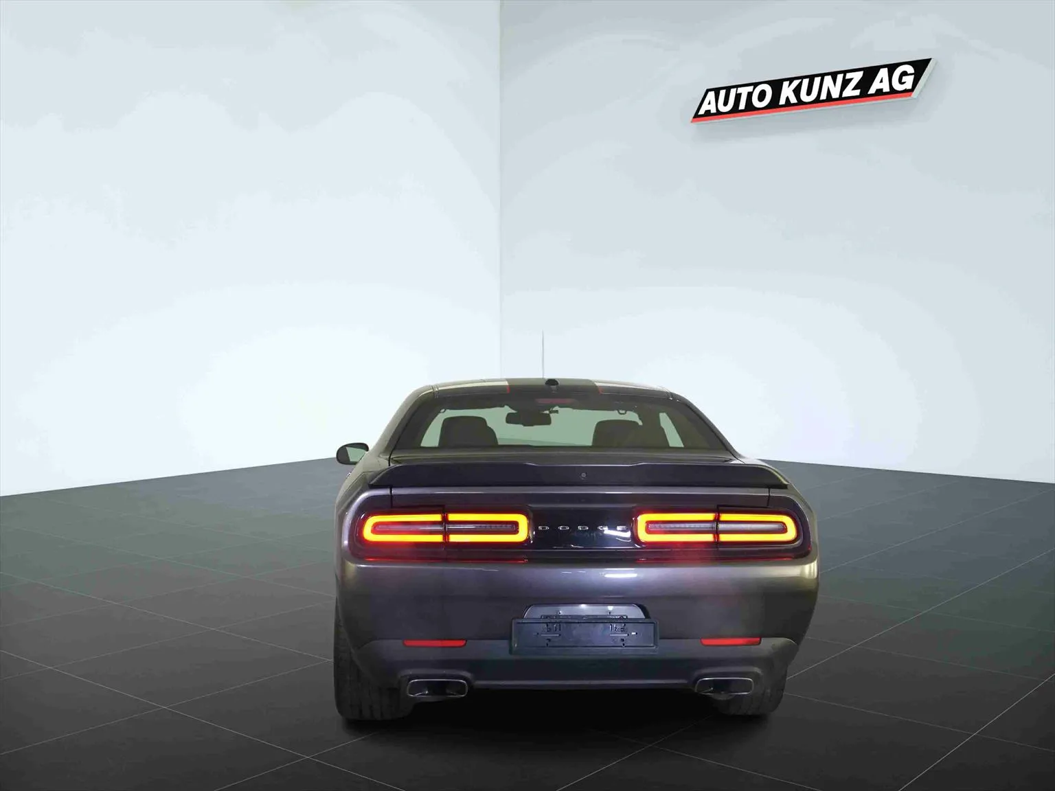 Dodge Challenger 6.4 V8 HEMI R/T Scat Pack  Image 4